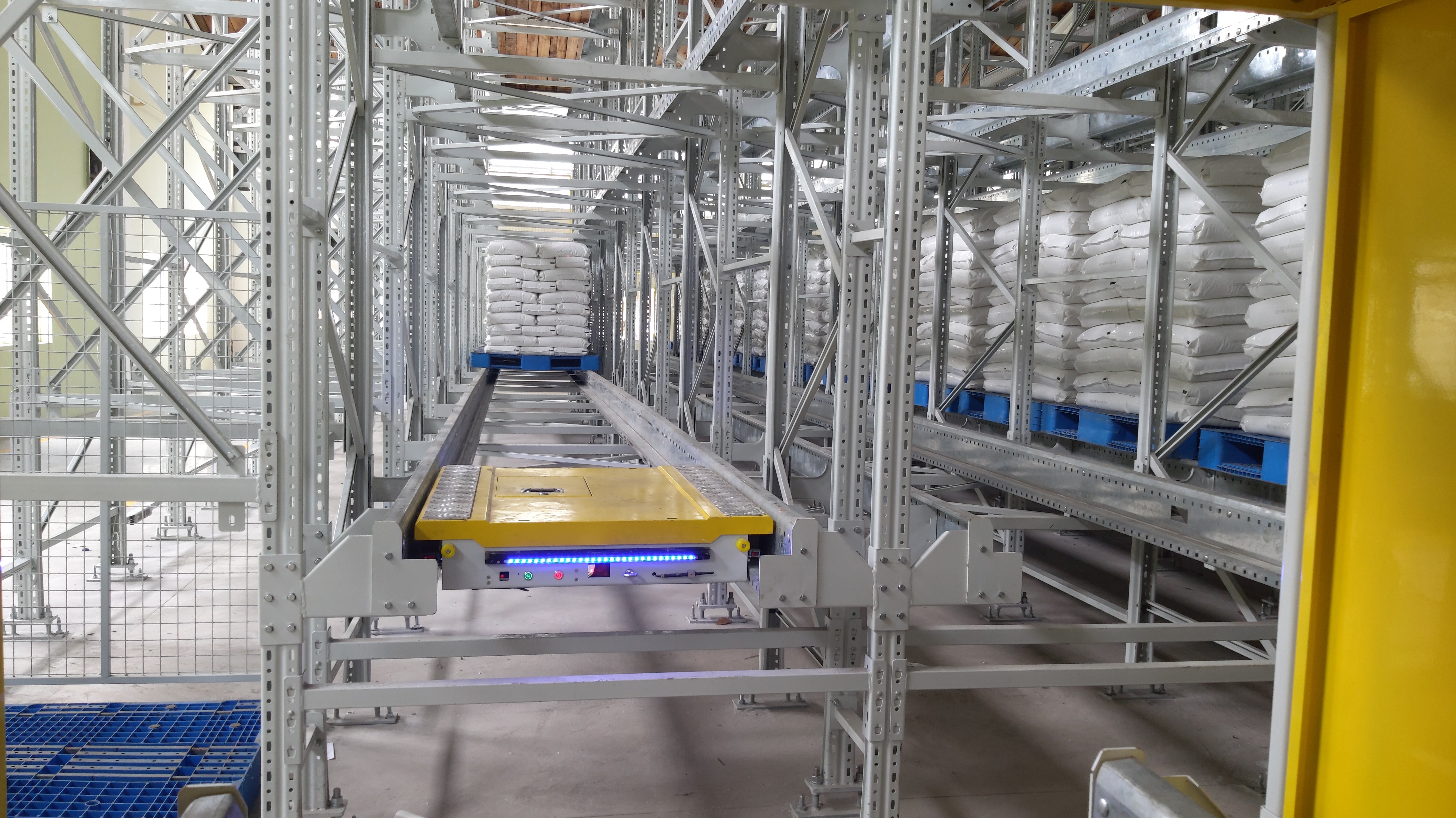 四向穿梭車的興起：打造倉儲新格局